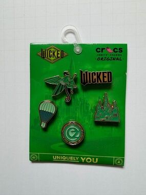CROCS Wicked Jibbitz Charm Pack – Green and Gold Accents
